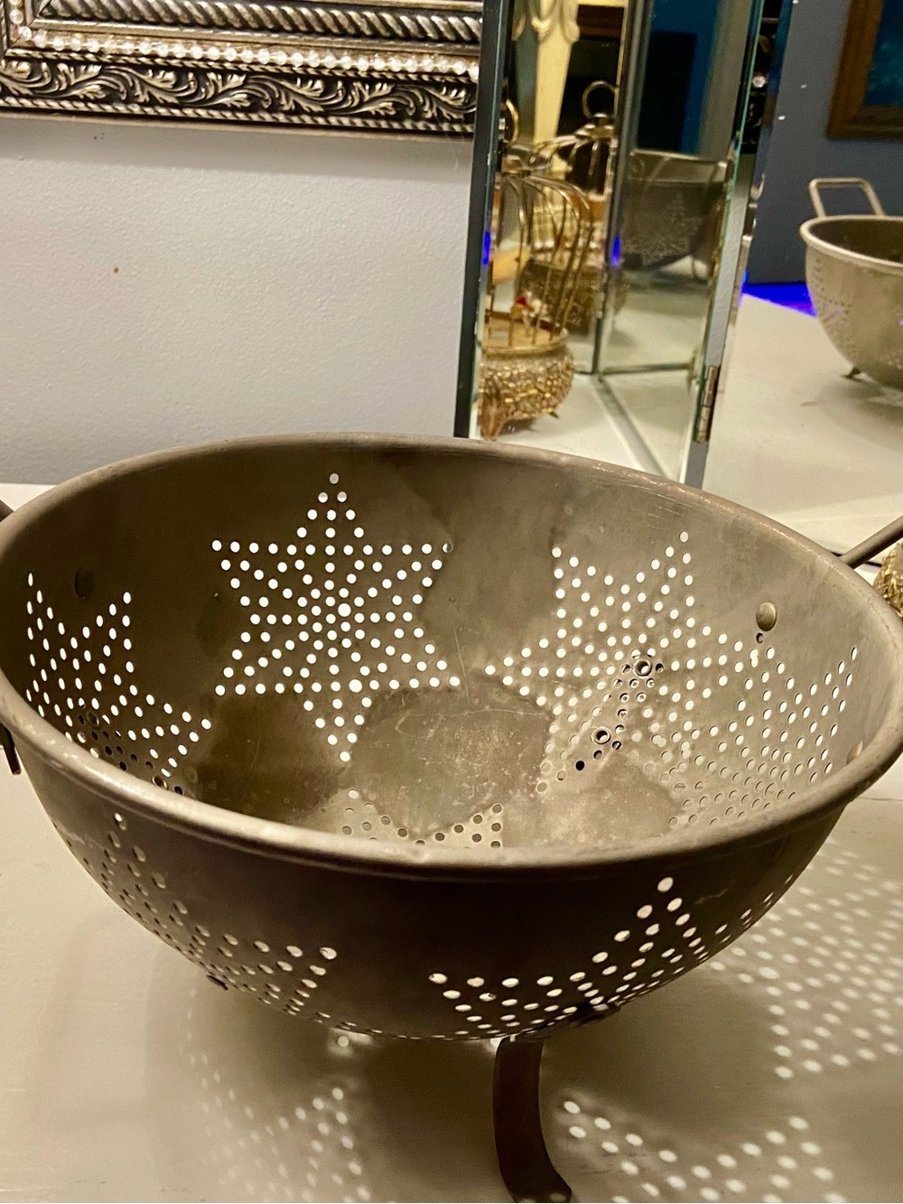 Vintage Aluminum Double Handle Footed Star Pattern Colander